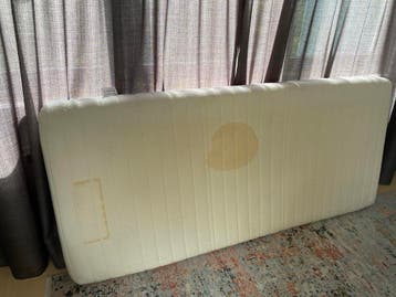 Matras 90x200x18 cm - Gebruikt met vlekken