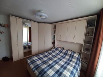 Complete slaapkamer met kledingkasten en bedombouw