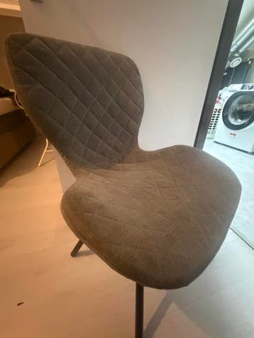 Gratis af te halen: 4 grijze eetkamerstoelen