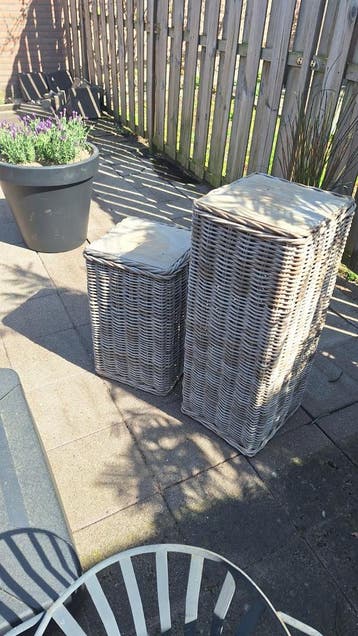 Rotan zuilen set - Decoratiezuilen voor planten/tuin