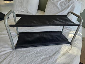 Gratis schoenenrekje ikea (met beschadiging)