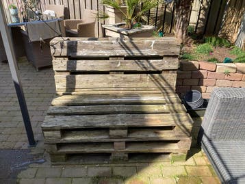 Gratis af te halen: Palletbank / Loungestoel van hout