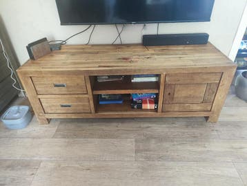 Salontafel en tv meubel massief