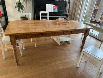 Grenen tafel