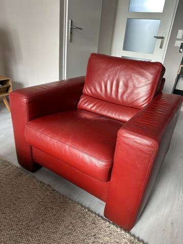 Rood lederen stoel