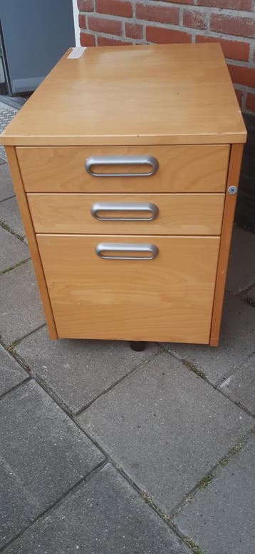 Handige bureau opbergkast op wielen - Gebruikt