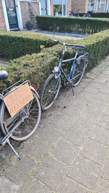 Gratis Oude damesfiets