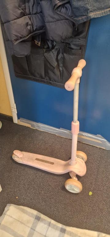 Roze kinderstep Gratis