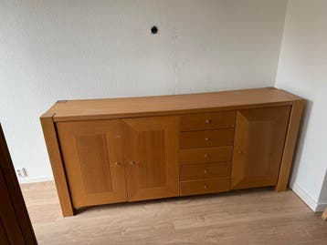 Houten dressoir met deuren en laden