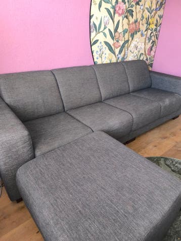 Bank met losse hocker