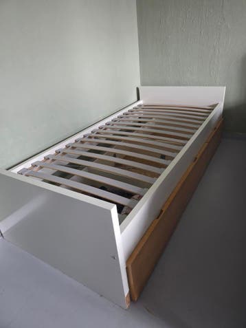IKEA Eenpersoonsbed 90 cm met lades