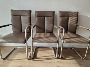 6 stoelen in lederlook kleur lever