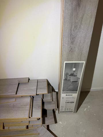 Gebruikt 6mm kliklaminaat | +/- 60m2 GRATIS