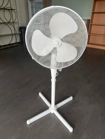 Witte ventilator met 3 standen