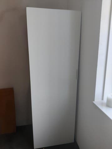 Kledingkast met hanggedeelte en 3 lades - gratis afhalen