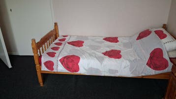 Mooi grenen eenpersoonsbed 90x200 cm met matras