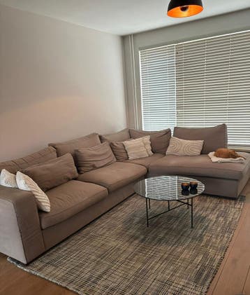 Grote hoekbank gratis af te halen t/m dinsdag 21 april