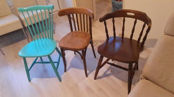 Set van 3 houten stoelen in verschillende stijlen
