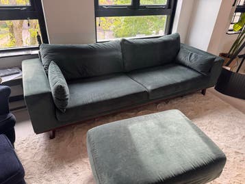 Driepersoons groene velvet bank met hocker