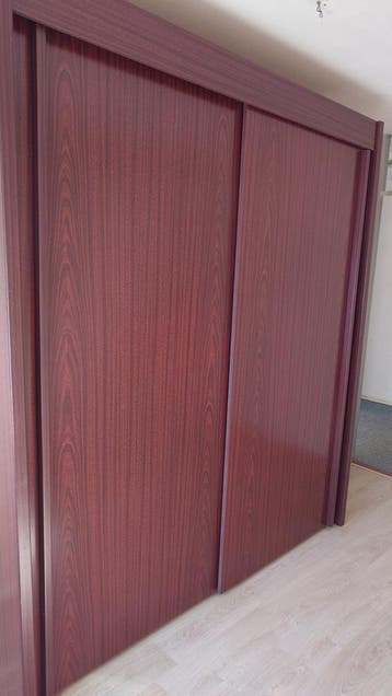 Mooie grote kleding kast ca 2.00 b x 60 d x 2,25h gratis