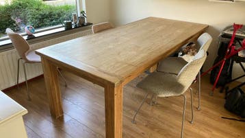 Eettafel stevig hout