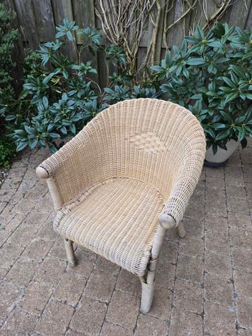 Rieten buiten stoel