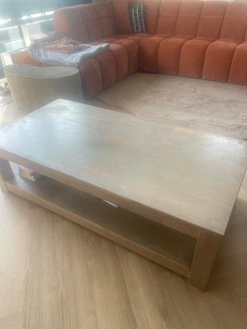 Houten salontafel met opbergruimte