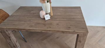 GRATIS eettafel (160cm bij 90cm)