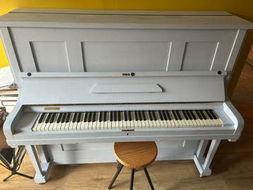 Piano van Firma Gebr. van Damme