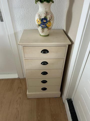 Leuk ladekastje gratis ophalen in Noordwijk. Moet snel weg!!