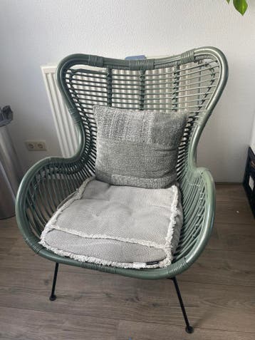 Gratis rieten stoel inclusief kussens