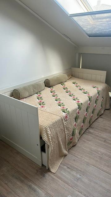 Bed met opbergruimte