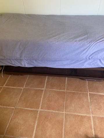 Gratis onderschuif ledikant met mooie matrassen