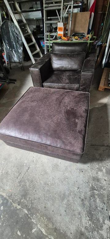 GRATIS Loveseat met hocker