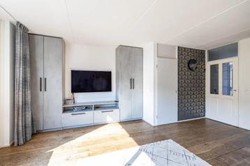 Gratis betonlook wandkast (moet dit weekend weg)