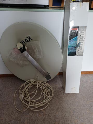 Camping schotel met receiver en toebehoren.