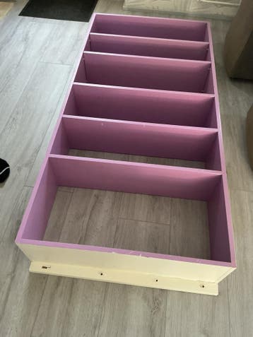 Lila wandkast / opbergrek