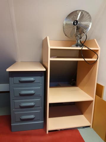 2 ladenblokken + kast