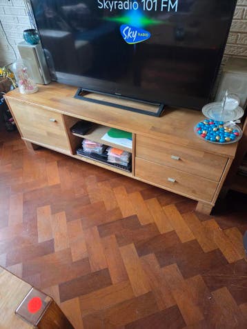 Houten TV-kast met opbergruimte