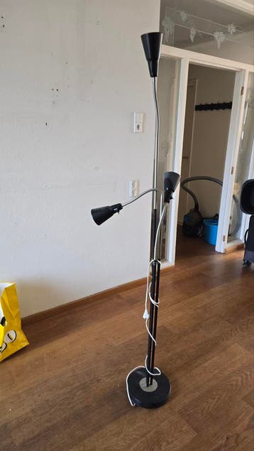 Ikea Kvart vloerlamp met leeslamp - Zwart/Zilver