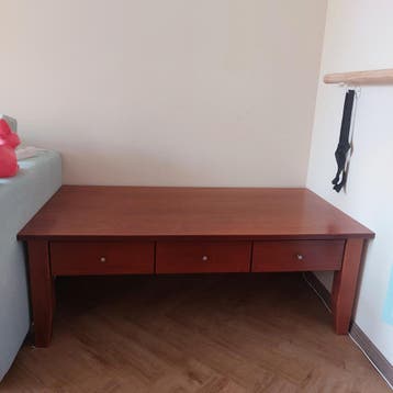 Grote houten salontafel