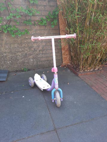 Roze stepje van Barbie