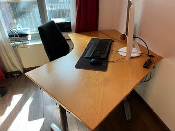 GRATIS bureau inclusief (optioneel) bureaustoel