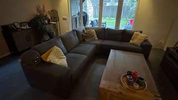 Hoekbank 275x250 cm gratis af te halen