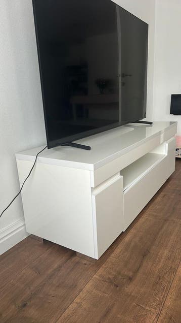 Witte tv-kast gratis ophalen