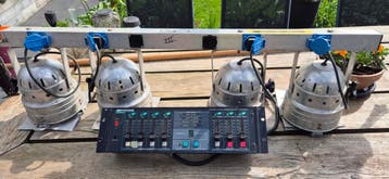 2x fourbar met controler    GRATIS