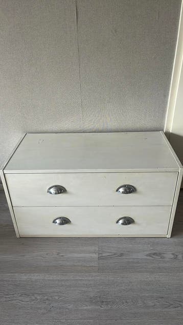 Witte kast 2 lades gratis