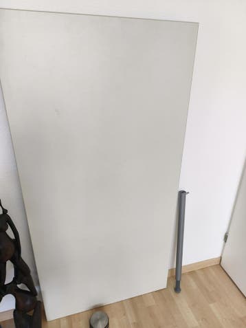 Ikea bureau grijs-wit, 160x80, in hoogte verstelbaar