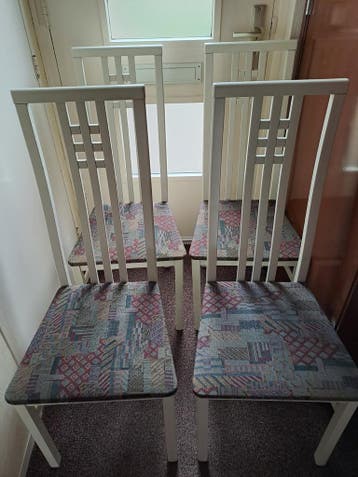 Gratis ophalen - 4 eetkamerstoelen