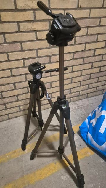 Set van 2 gebruikte driepoot statieven met balhoofd